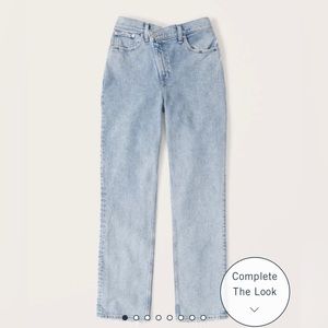 Abercrombie Curve Love Ultra High Rise 90s Straight Jean